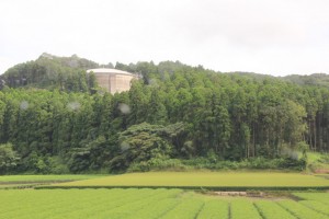 茶畑の水タンク2012.7.6