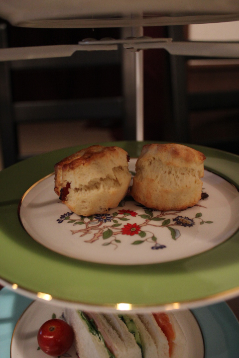シェイクスピアティーハウス スコーン2種 シェイクスピアティーハウス スコーン2種