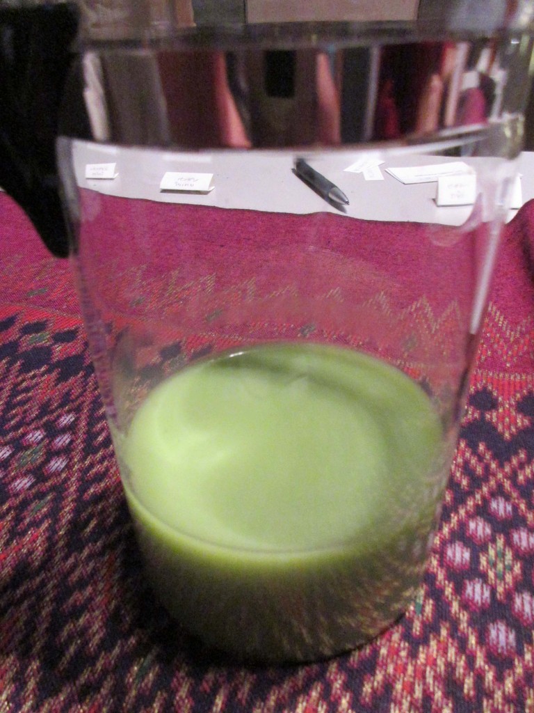 タイ風のミルクと砂糖入り緑茶