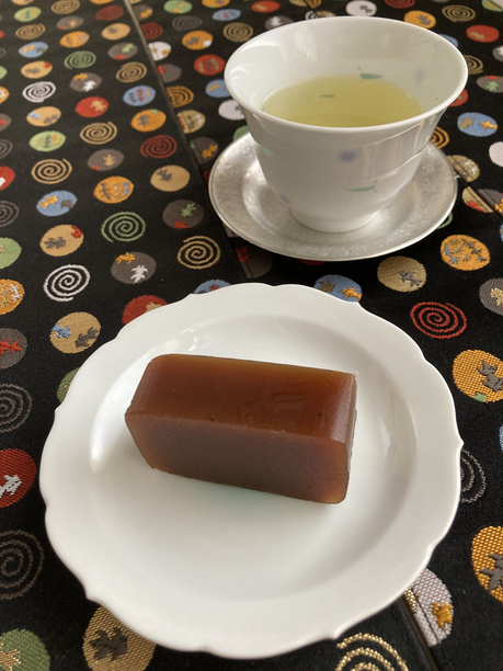 紅茶羊羹と釜炒り茶 紅茶羊羹と釜炒り茶