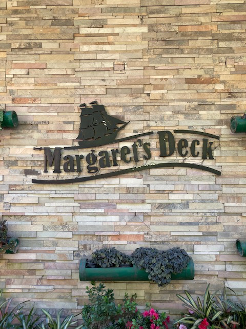 マーガレッツデック　壁