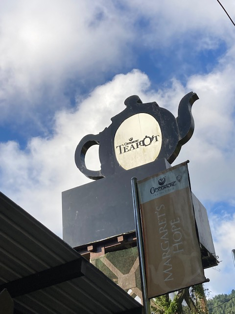 マーガレッツデッキ看板