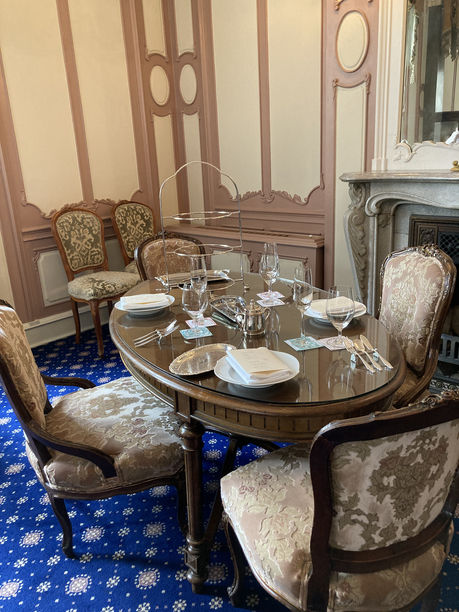 長楽館　4人がけテーブル